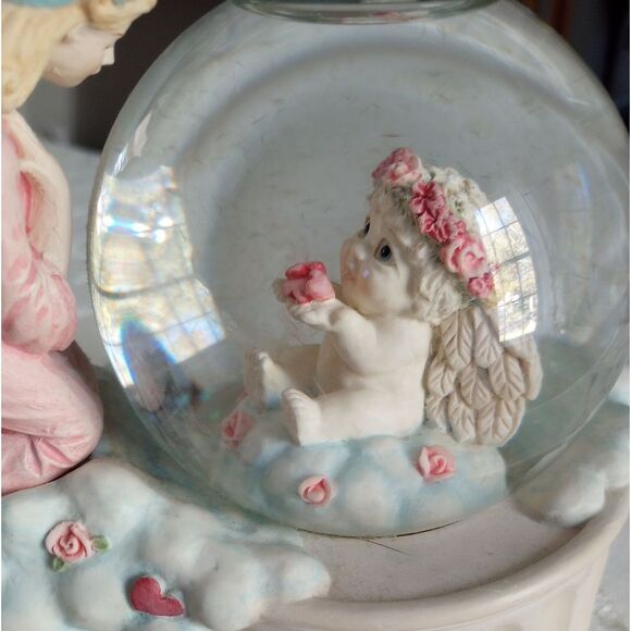 Cast Art Industries 1995 Dreamsicles "Heart to Heart" Musical Snowglobe - Picture 5 of 10